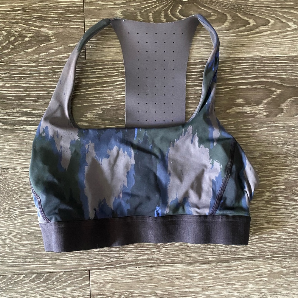 Lululemon sports bra *Will do bundled deals
